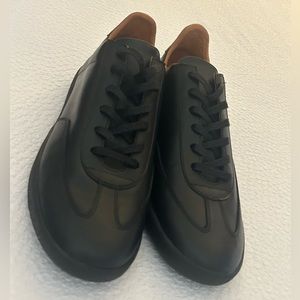 Black Leather Beckett Simonon Rivera Trainer